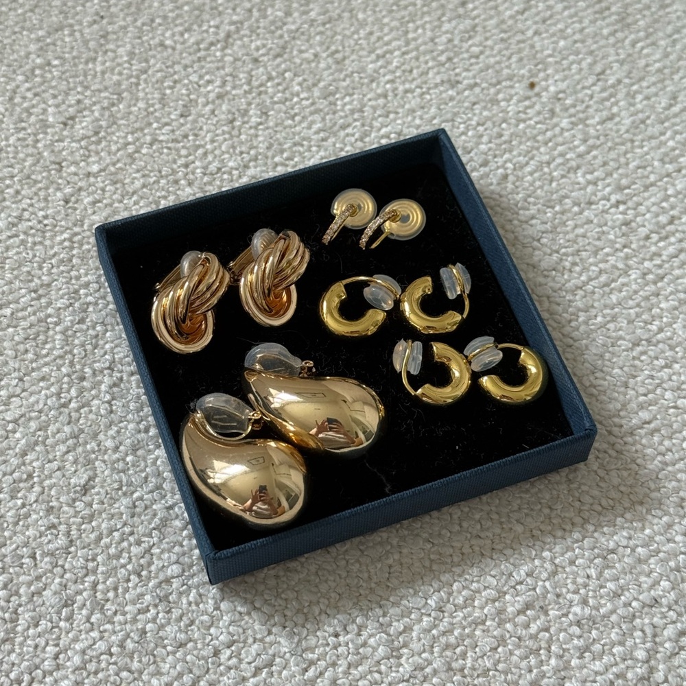 ✨BUNDLE✨ Gold Clip-on Earrings